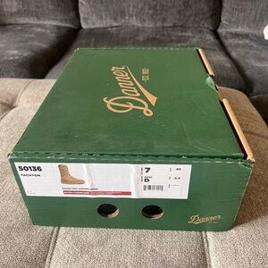 Danners boots, Coyote Brown Women’s 8.5, Men’s 7D.